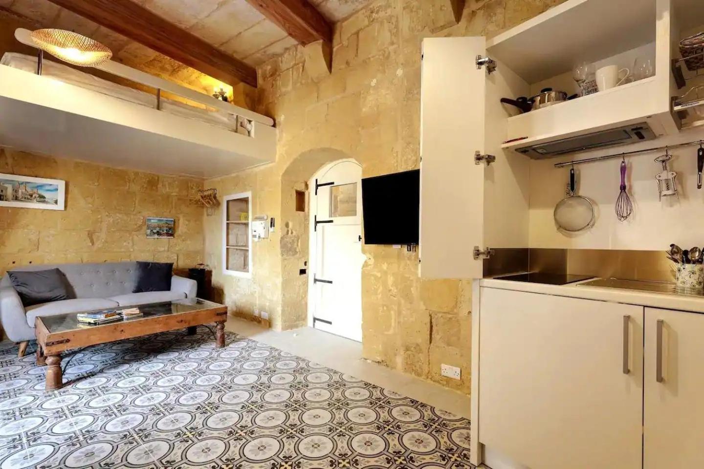 Historic Hideaways - 900 Year Old Converted Studios Victoria Exterior photo
