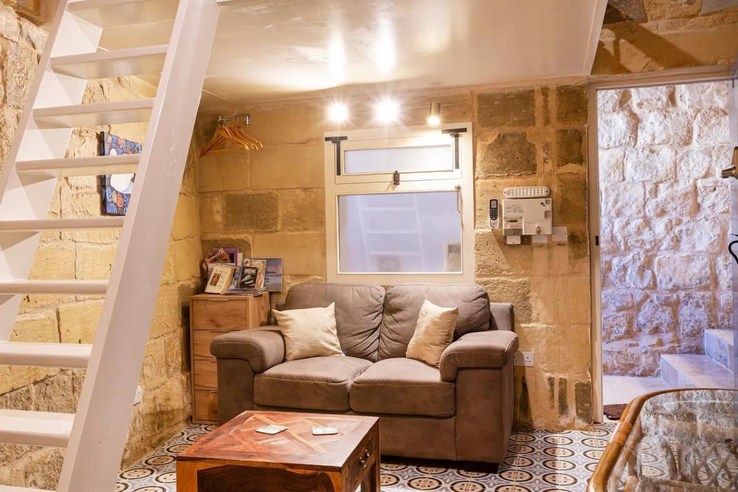 Historic Hideaways - 900 Year Old Converted Studios Victoria Exterior photo