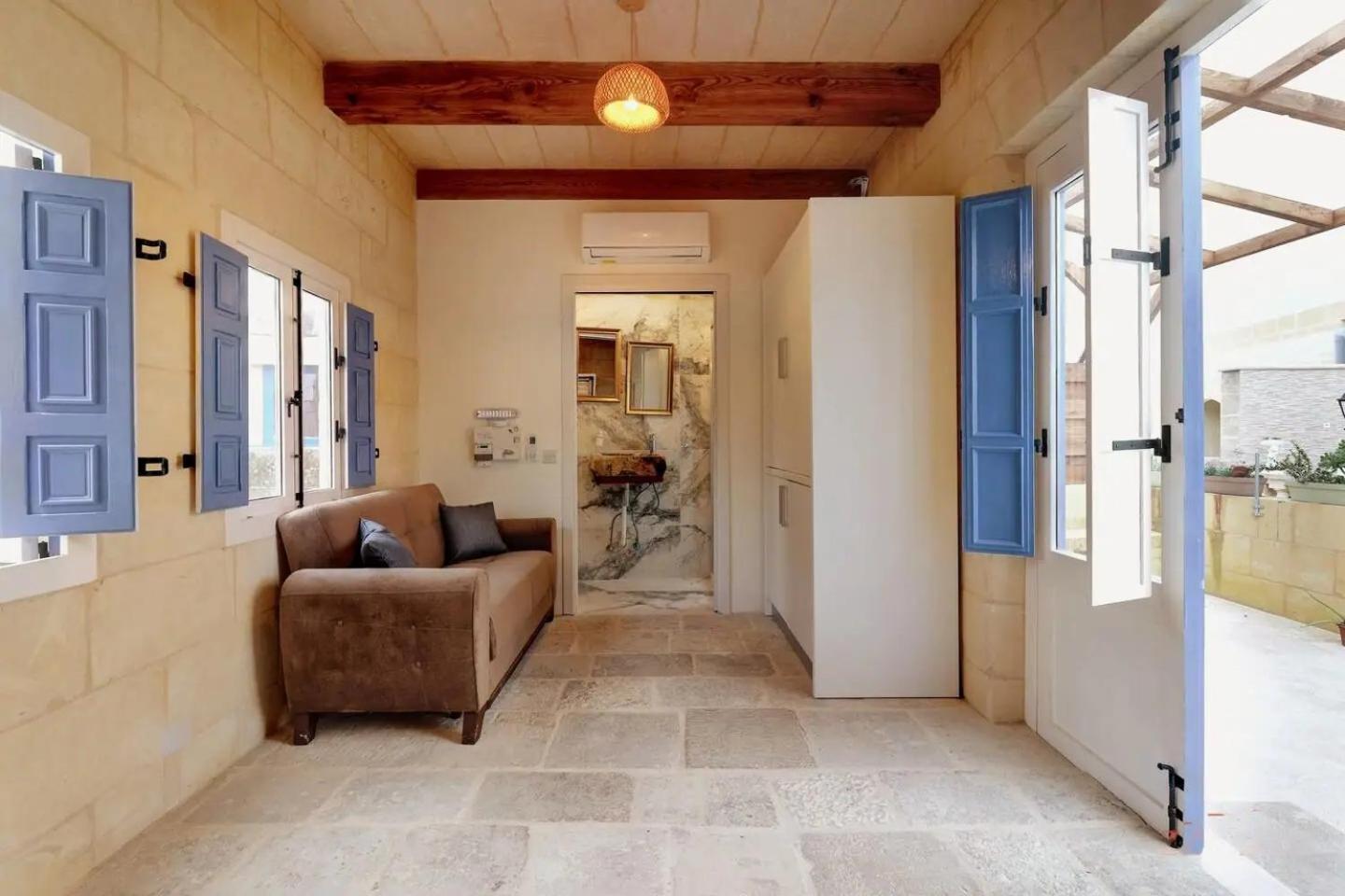 Historic Hideaways - 900 Year Old Converted Studios Victoria Exterior photo
