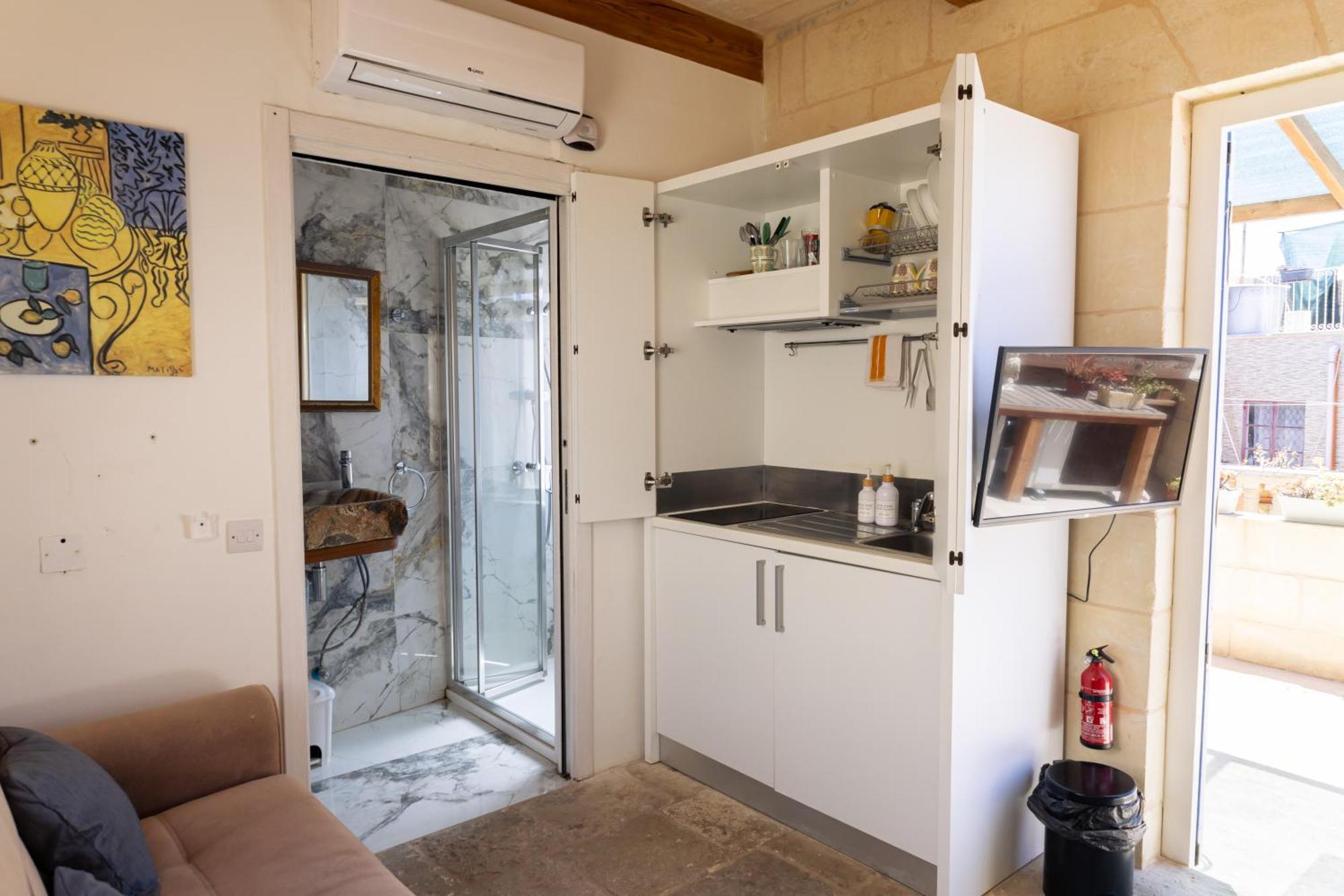 Historic Hideaways - 900 Year Old Converted Studios Victoria Exterior photo