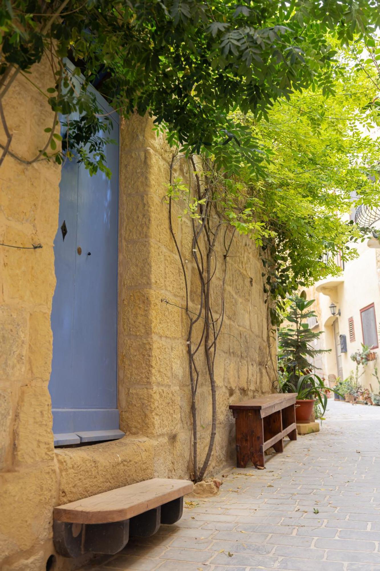Historic Hideaways - 900 Year Old Converted Studios Victoria Exterior photo